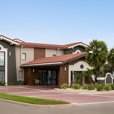 La Quinta Inn By Wyndham Victoria Bagian luar foto