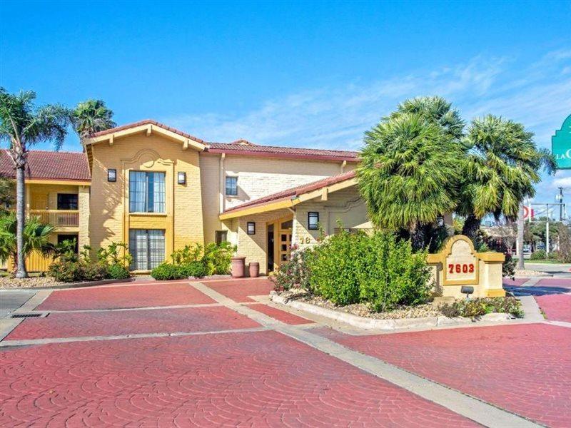 La Quinta Inn By Wyndham Victoria Bagian luar foto