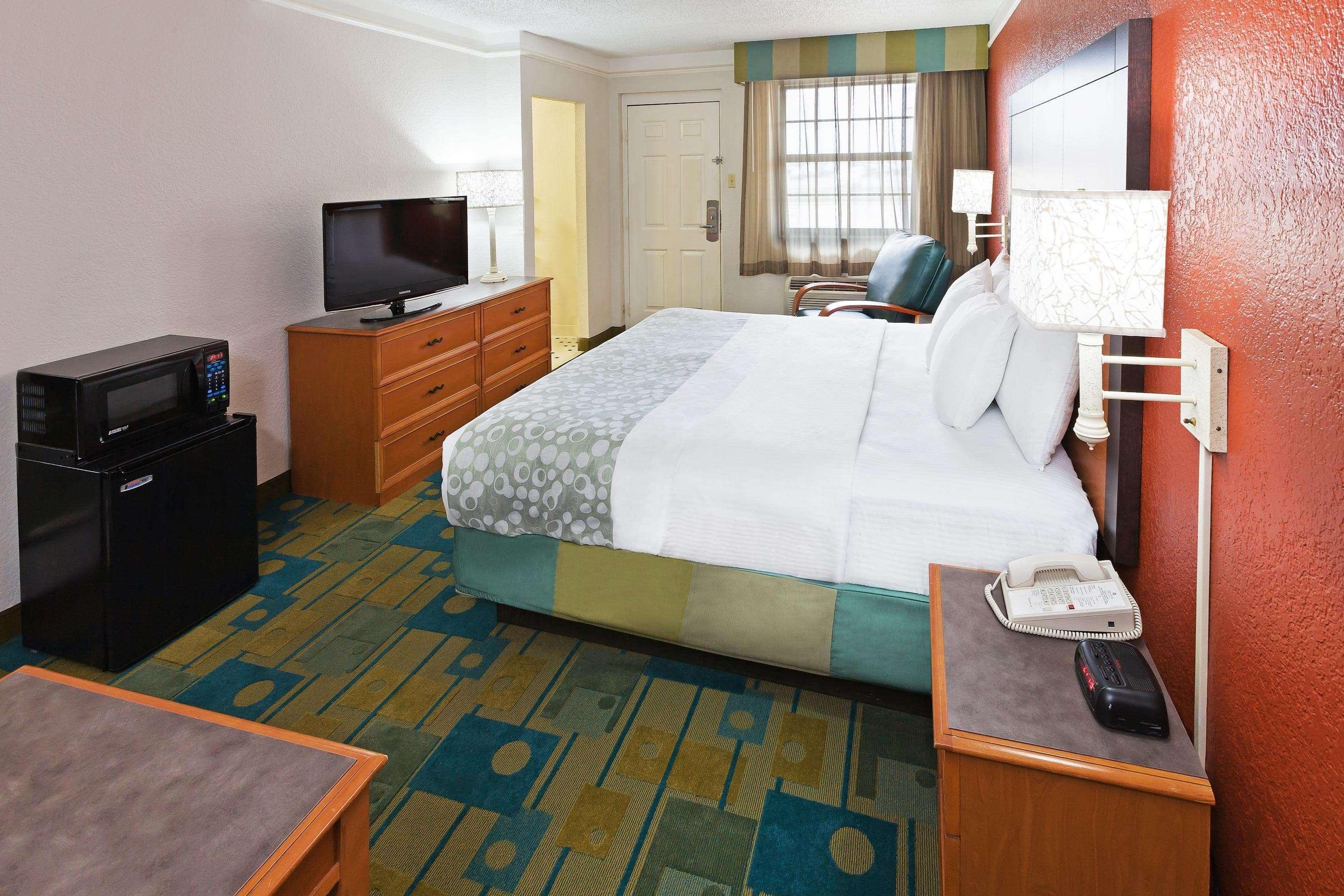 La Quinta Inn By Wyndham Victoria Bagian luar foto